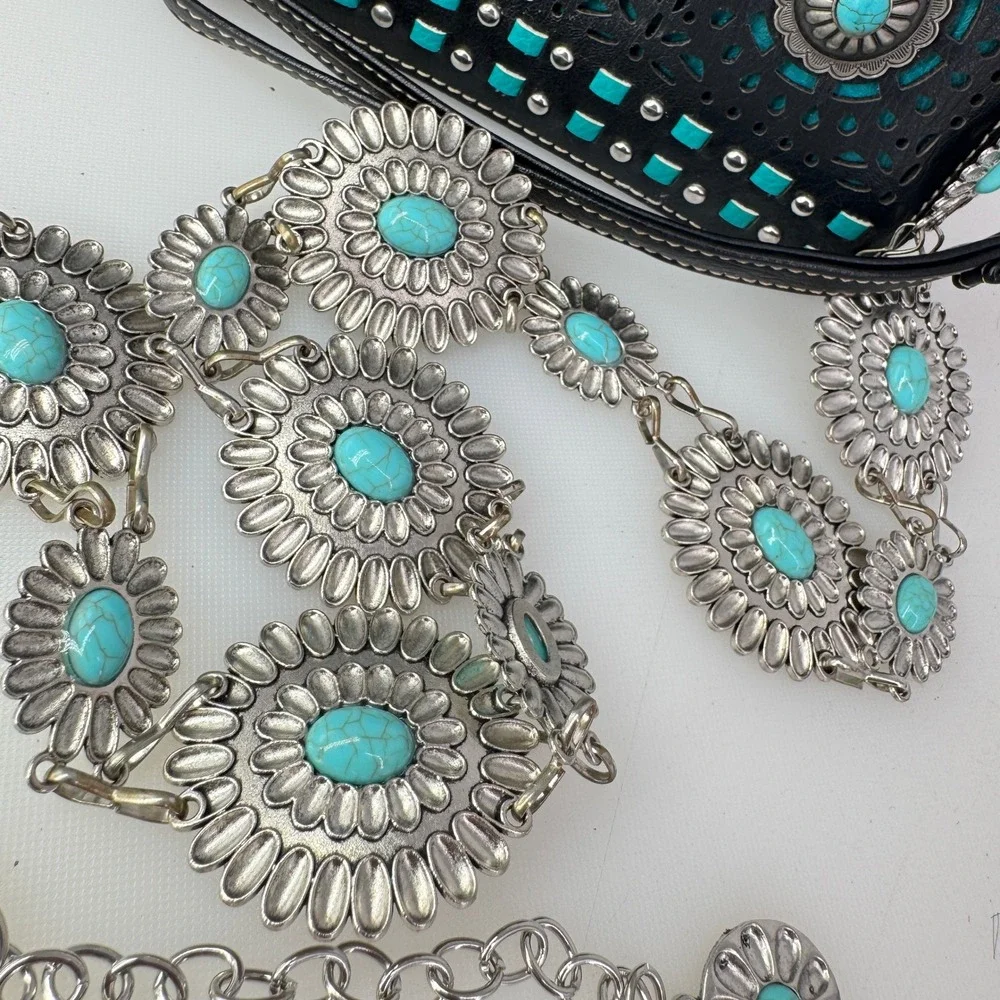 American Bling showcase bold